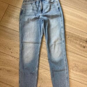 Hollister ultra high-rise mom jeans‎ - Size W26 L27 (3R)